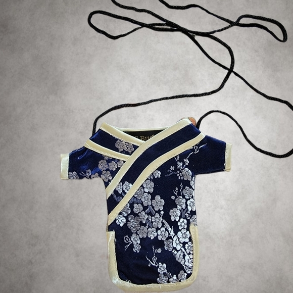 NWT/ Bigbuddha Chinese Silk Embroidered Mini Robe Coin Purse - Picture 3 of 4